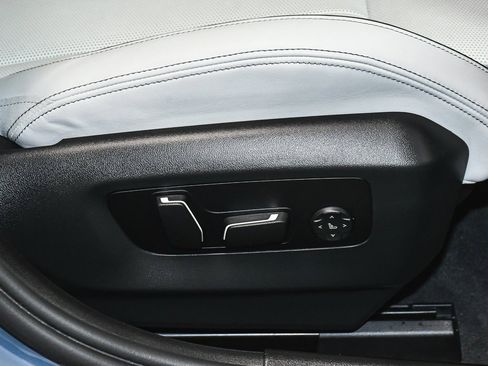 Used 2025 BMW M5 w/ Executive Package image 81