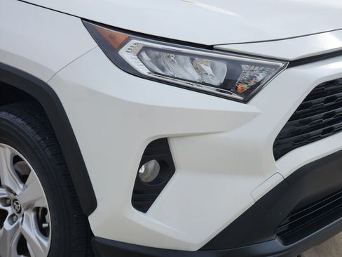 Used 2020 Toyota RAV4 XLE w/ Convenience Package image 5