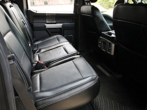 Used 2017 Ford F250 Lariat w/ Lariat Value Package AWD/4WD image 41