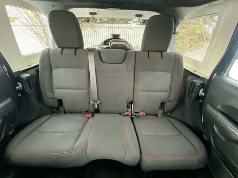 Used 2021 Jeep Wrangler Unlimited Rubicon image 23