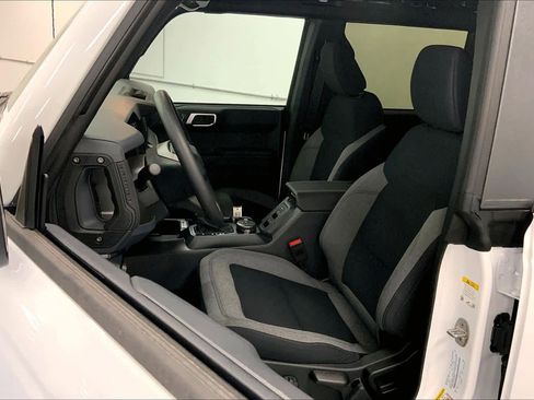 New 2025 Ford Bronco Base image 8