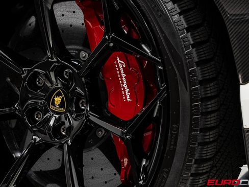Used 2023 Lamborghini Urus Performante AWD/4WD image 30