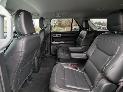 Used 2023 Ford Explorer XLT w/ Equipment Group 202A image 28