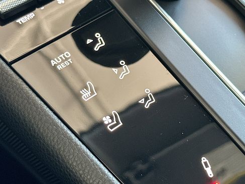 Used 2022 Porsche Macan S AWD/4WD image 21