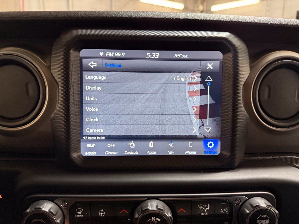 Used 2021 Jeep Gladiator Sport AWD/4WD image 16