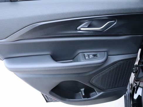 New 2025 Jeep Grand Cherokee Altitude image 17