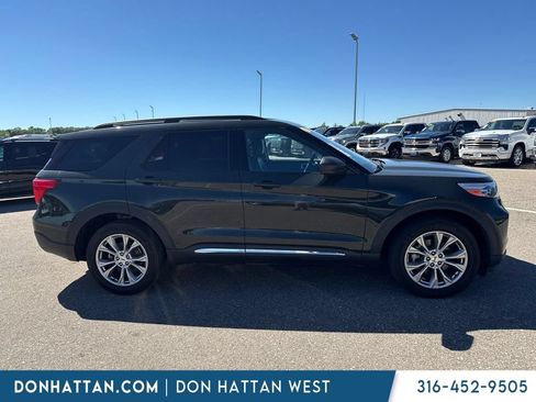 Used 2023 Ford Explorer XLT w/ Equipment Group 202A AWD/4WD image 6