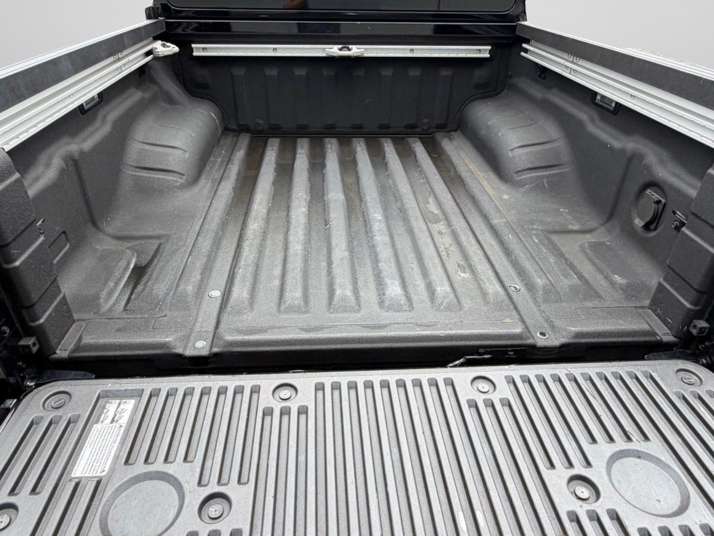 Used 2023 Nissan Frontier Pro-X w/ Pro Convenience Package RWD image 26