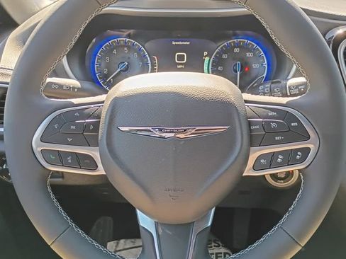 New 2026 Chrysler Pacifica Select FWD image 18