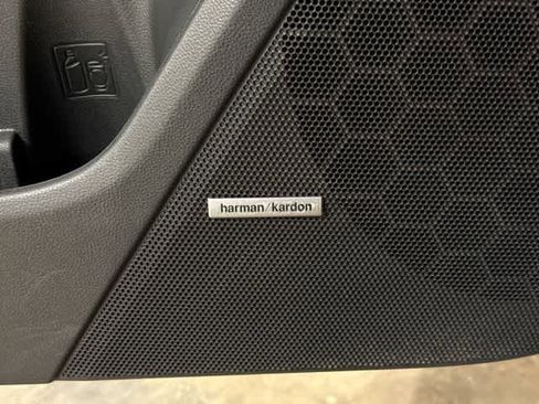 Used 2023 Subaru Crosstrek Hybrid w/ Moonroof Package w/Navigation image 32