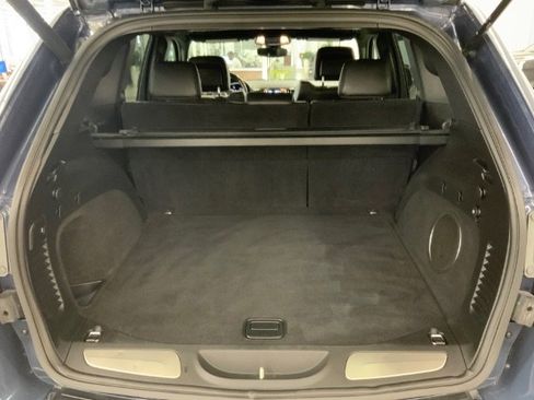 Used 2019 Jeep Grand Cherokee Overland image 36