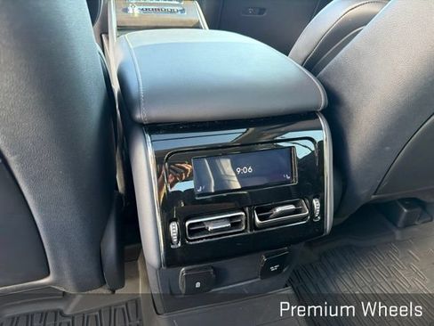 Used 2025 Lincoln Aviator Reserve w/ Equipment Group 201A AWD/4WD image 26