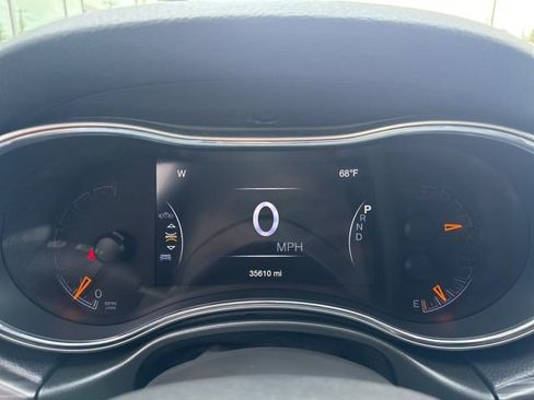 Used 2021 Jeep Grand Cherokee Limited image 25