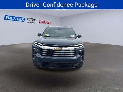 New 2026 Chevrolet Traverse LT w/ Driver Confidence Package AWD/4WD image 7