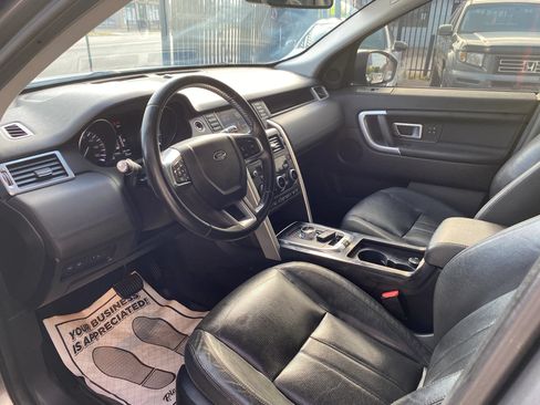 Used 2016 Land Rover Discovery Sport HSE AWD/4WD image 3