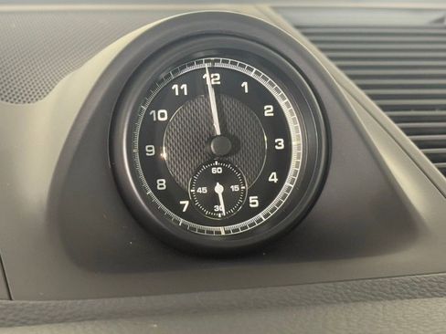 New 2026 Porsche Macan image 29