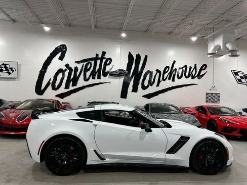Used 2015 Chevrolet Corvette Z06 w/ 2LZ Preferred Equipment Group image 31