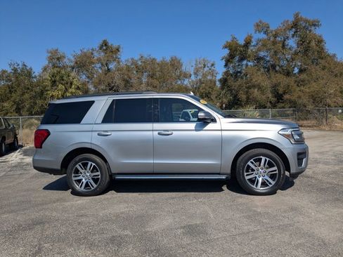 Certified 2022 Ford Expedition XLT image 4