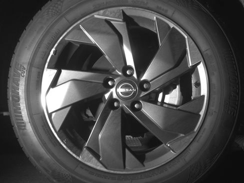 Used 2025 Nissan Rogue SV FWD image 13