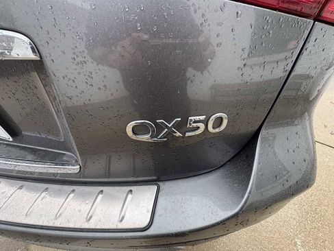 Used 2017 INFINITI QX50 w/ Deluxe Touring Package image 23
