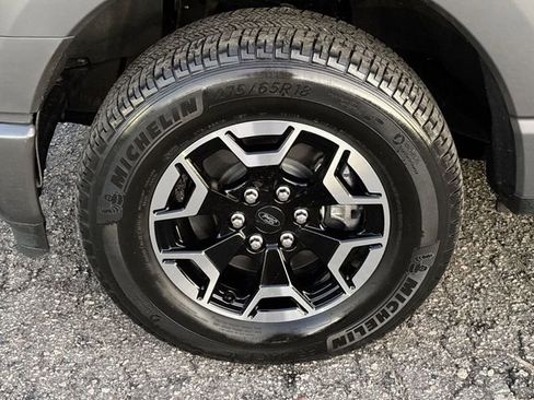 Used 2022 Ford F150 Lightning XLT image 13