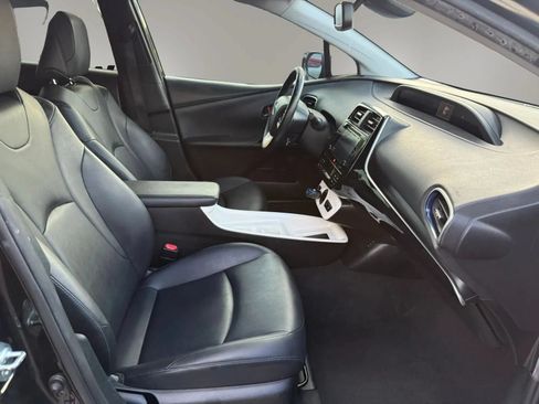 Used 2016 Toyota Prius Four Touring w/ Premium Convenience Package FWD image 25