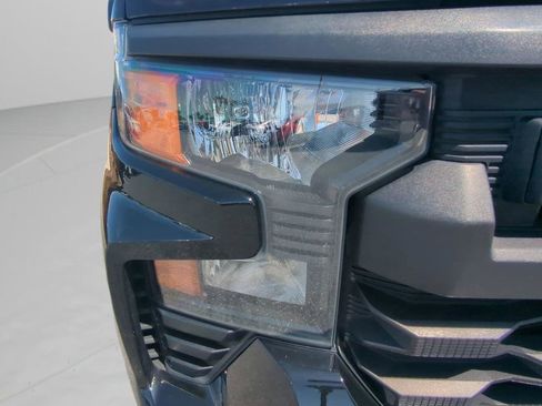 Used 2022 Chevrolet Silverado 1500 Custom image 10