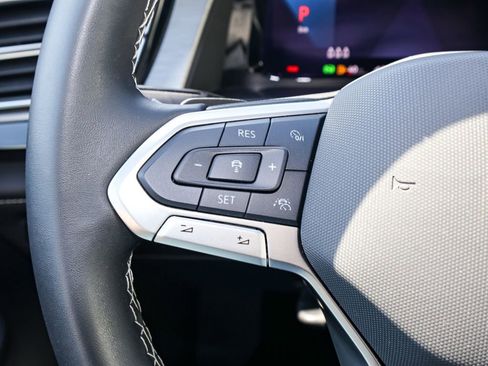 Certified 2025 Volkswagen Atlas Cross Sport SE image 23