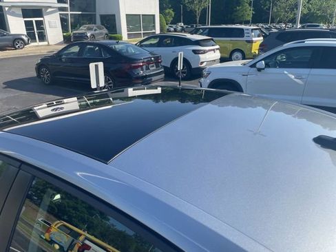 Used 2022 Volkswagen Jetta SE image 11