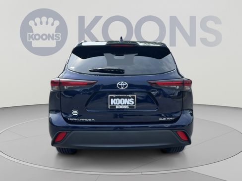 Used 2025 Toyota Highlander XLE AWD/4WD image 5