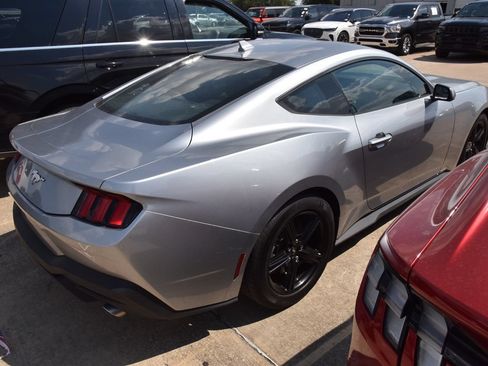 Used 2026 Ford Mustang Premium RWD image 6