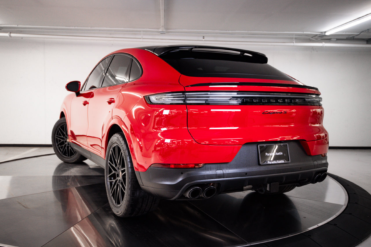 Certified 2026 Porsche Cayenne S AWD/4WD image 3