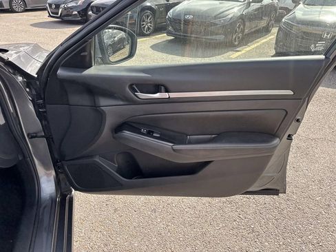 Used 2023 Nissan Altima 2.5 SV image 14
