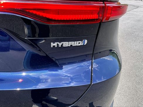 Used 2021 Toyota Venza LE image 9