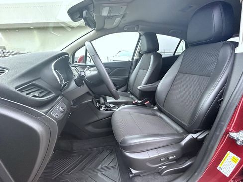 Certified 2022 Buick Encore Preferred w/ Safety Package image 10