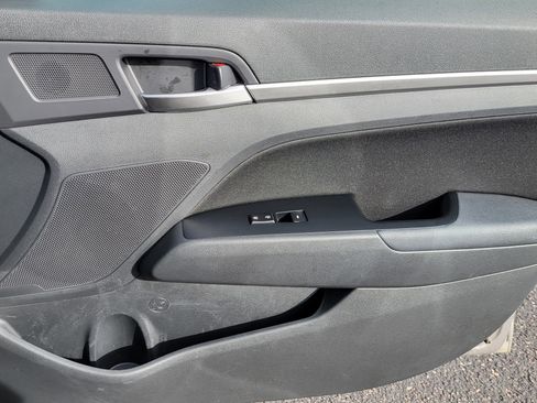 Used 2020 Hyundai Elantra Value Edition w/ Cargo Package (C1) image 16