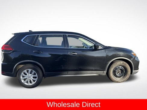 Used 2017 Nissan Rogue S AWD/4WD image 4