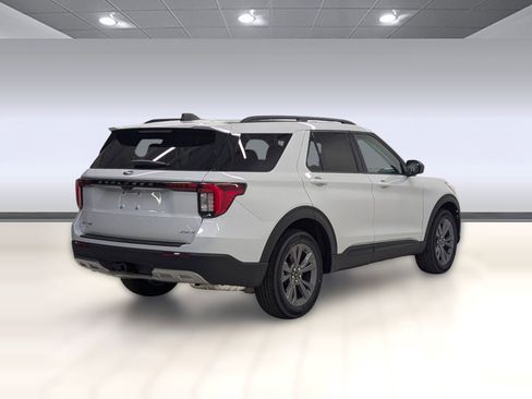 New 2026 Ford Explorer Active w/ Active Comfort Package image 7