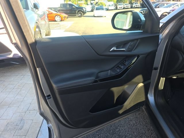 Used 2026 Chevrolet Equinox LT AWD/4WD image 14