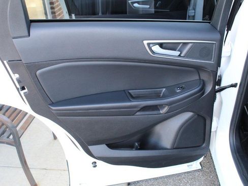 Used 2024 Ford Edge SEL image 18