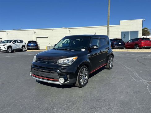 Used 2018 Kia Soul ! image 3