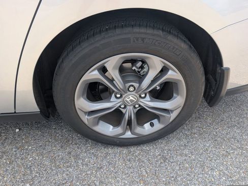 Used 2024 Honda Accord EX image 29