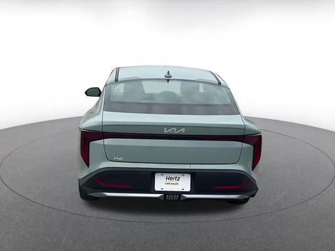Used 2025 Kia K4 LXS image 12