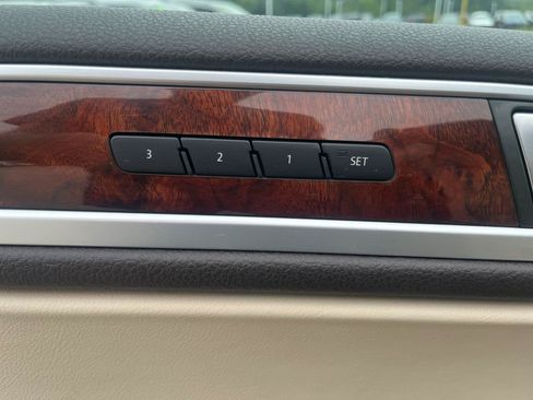 Used 2013 Volkswagen Touareg TDI AWD/4WD image 26