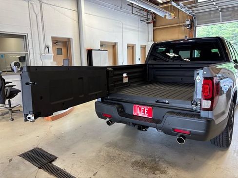 New 2026 Honda Ridgeline Black Edition image 19