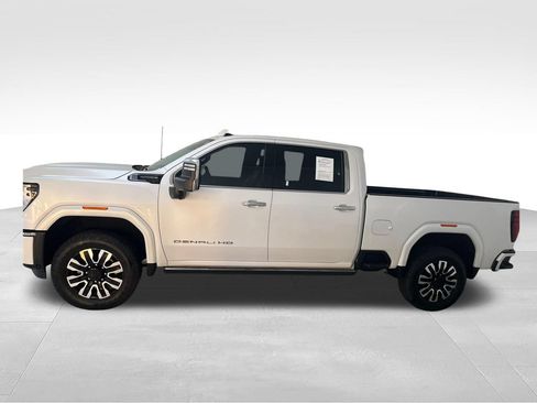 Used 2024 GMC Sierra 2500 Denali Ultimate AWD/4WD image 2