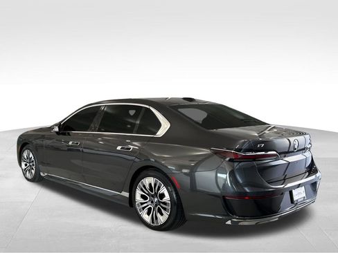 Used 2023 BMW i7 xDrive60 image 5