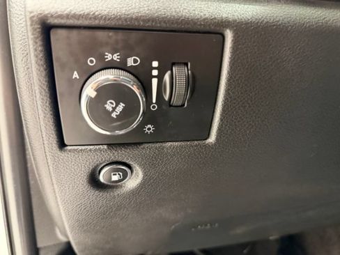 Used 2018 Jeep Grand Cherokee Overland AWD/4WD image 21