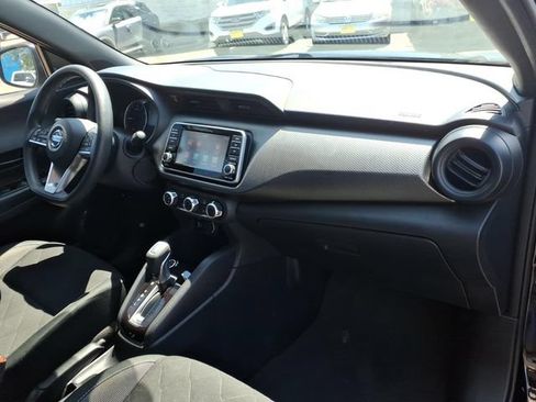 Used 2020 Nissan Kicks S FWD image 16