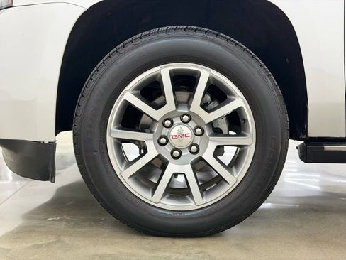 Used 2019 GMC Yukon XL Denali w/ Open Road Package image 11